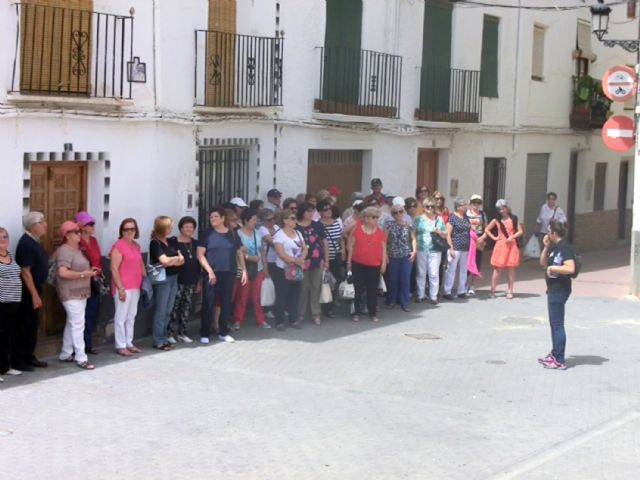 Más de un centenar de usuarios del programa municipal torreño de gerontogimnasia disfrutaron de un viaje a Huéscar - 2, Foto 2