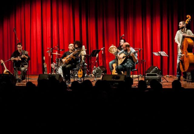 Unas 200 personas asisten a los conciertos de Juan José Robles y Noiz Guitar, Foto 1