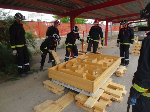 Casi un centenar de Bomberos de Murcia participan en un curso de movimiento de cargas pesadas - 1, Foto 1