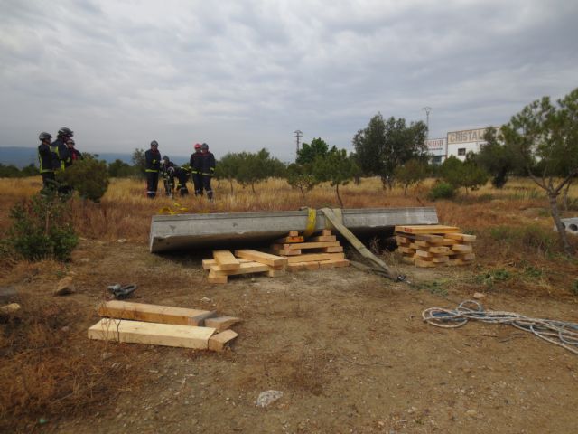 Casi un centenar de Bomberos de Murcia participan en un curso de movimiento de cargas pesadas - 2, Foto 2