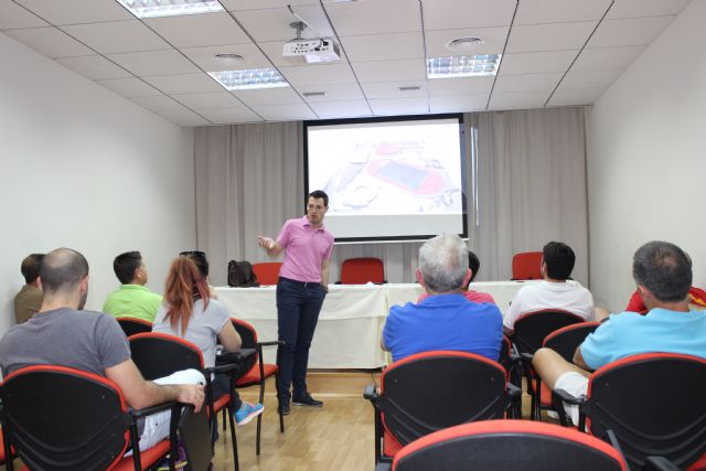 Los clubes deportivos de Cehegín muestran su apoyo al proyecto de reconstrucción del pabellón planteado por el Equipo de Gobierno - 1, Foto 1