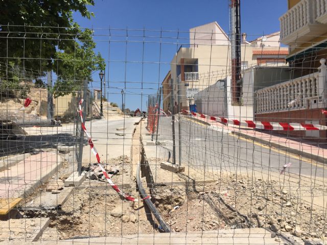 Comienzan las obras para mejorar el abastecimiento de agua potable en la barriada del Alto del Palomo - 2, Foto 2