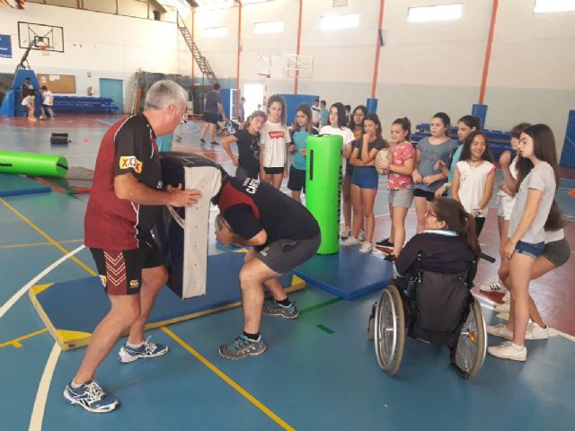 El Programa ADE cierra la temporada con la visita del Club Universitario Rugby Cartagena al CEIP  Virgen del Carmen - 1, Foto 1