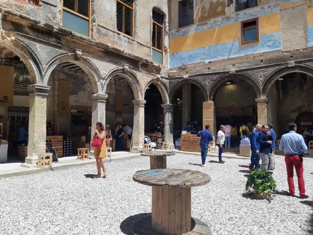 Firmas de calzado y complementos exponen sus creaciones en el claustro de los Jesuitas de Caravaca - 5, Foto 5