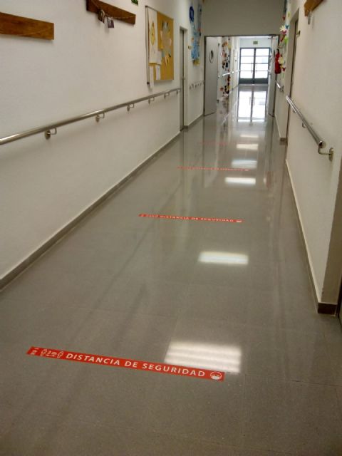 La instalación de 200 mamparas aumenta la seguridad de los usuarios y los trabajadores en los centros de servicios sociales - 3, Foto 3