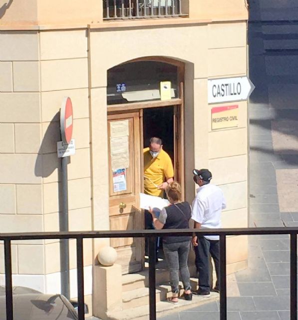 IU exige acabar con colas, esperas, falta de atención y medidas excepcionales en Servicios Sociales y Aguas de Lorca - 1, Foto 1