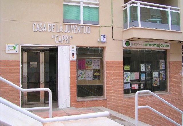 La Casa de la Juventud Capri habilita una oficina de ayuda para la Autocita de la vacuna contra el COVID - 1, Foto 1