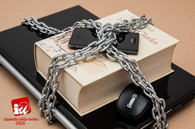 IU-Verdes de Cieza denuncia que la Consejera de Educación pretende una censura política a los libros de texto - 1, Foto 1