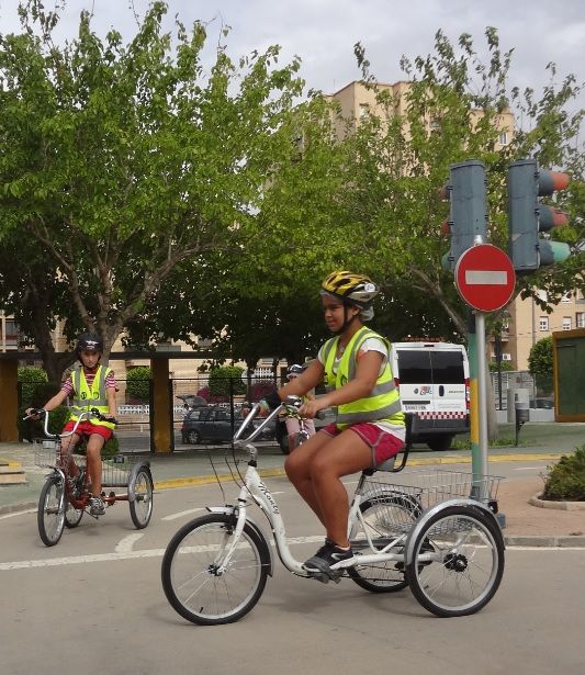 Una decena de niños disfruta aprendiendo en la Escuela de Seguridad Vial de Cartagena - 2, Foto 2