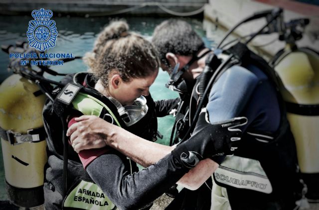 La Policía Nacional instruye a 30 alumnos en actuaciones de emergencia y rescate en medio acuático - 3, Foto 3