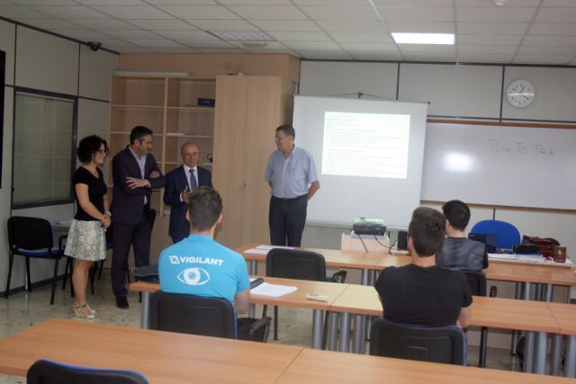 El consejero de Hacienda y el alcalde visitan la empresa de seguridad y centro de formación Vigilant - 5, Foto 5