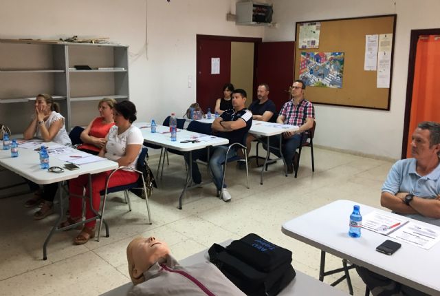 Protección Civil forma al personal municipal torreño en el uso de desfibriladores - 1, Foto 1