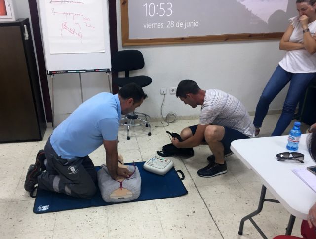 Protección Civil forma al personal municipal torreño en el uso de desfibriladores - 3, Foto 3