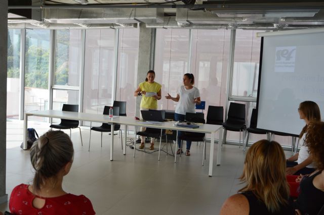 Diez personas desempleadas se forman en el curso de Instrucción en Yoga que ha comenzado hoy - 2, Foto 2