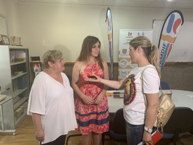 Un convenio entre el Ayuntamiento y FAMDIF/COCEMFE promoverá acciones para facilitar los desplazamientos de peatones con problemas de movilidad - 1, Foto 1