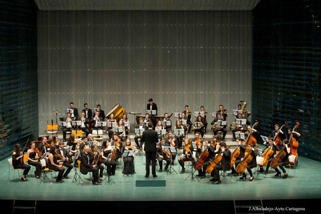 La Big Band de la Joven Orquesta Sinfónica de Cartagena ofrece en el Parque Torres un concierto de temas musicales populares - 1, Foto 1