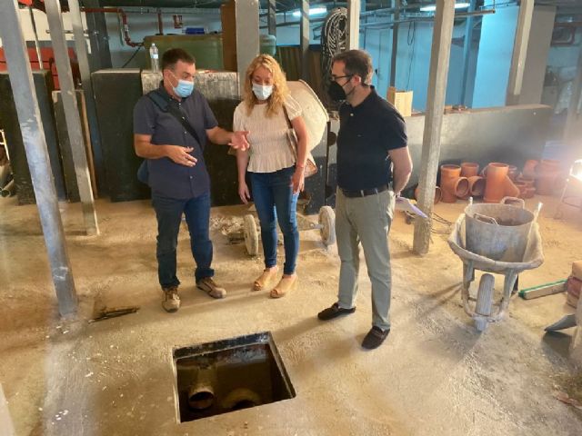 El Ayuntamiento de Lorca acomete trabajos para la reparación de las instalaciones de saneamiento y fontanería de los aseos del Teatro Guerra - 1, Foto 1