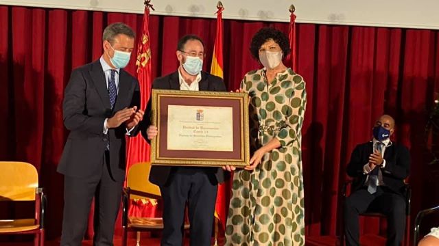 El Ayuntamiento de Puerto Lumbreras homenajeó a niños, sanitarios, empresarios, rastreadores y Banco de Alimentos en el día de la Independencia, por su contribución en la superación de la pandemia - 5, Foto 5