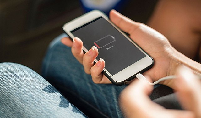 La batería del móvil genera ansiedad, para el 65% de los españoles es muy importante su estado de carga - 1, Foto 1