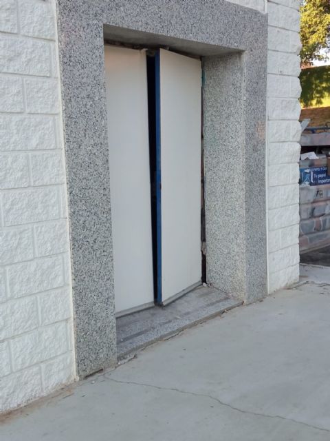 La falta de respuesta municipal al problema de los “sin techo” que viven bajo el Puente de San Diego agrava la situación de insalubridad e inseguridad - 2, Foto 2