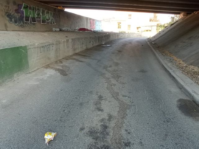 La falta de respuesta municipal al problema de los “sin techo” que viven bajo el Puente de San Diego agrava la situación de insalubridad e inseguridad - 5, Foto 5