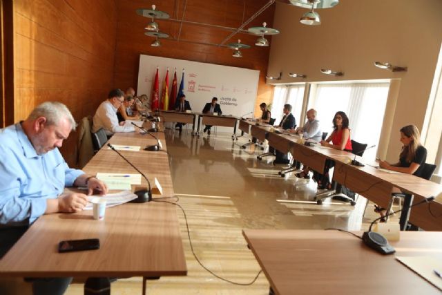 30 personas podrán formarse en técnicas de costura en La Alberca, Torreagüera y Sucina - 1, Foto 1