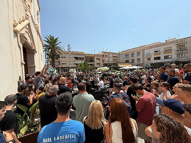 Multitudinaria despedida al joven piloto Borja Gómez en la iglesia de San Javier - 1, Foto 1