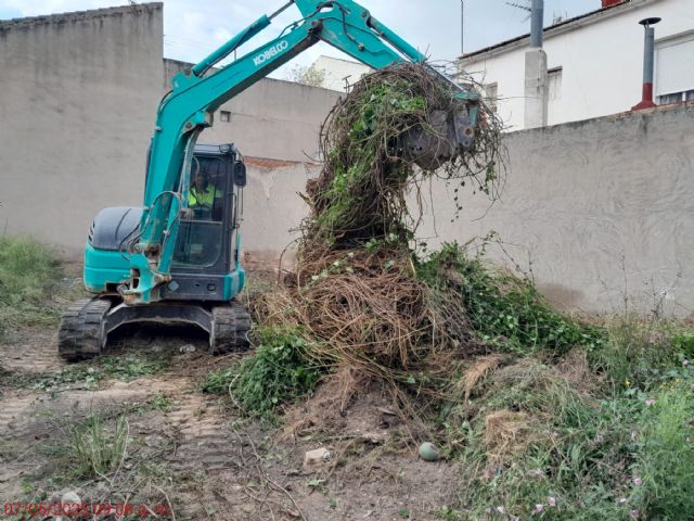 El Ayuntamiento inspecciona los solares del municipio para comprobar que cumplen con la ordenanza de limpieza - 1, Foto 1