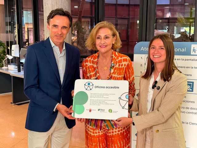 La Consejería de Infraestructuras implanta se&ntilde;alética accesible para facilitar la orientación y la autonomía de todos los ciudadanos - 3, Foto 3