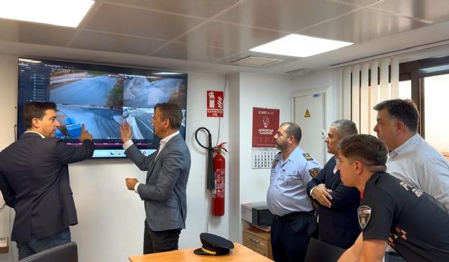 La Comunidad mejora la seguridad en Blanca con nuevos medios para la Polic�a Local