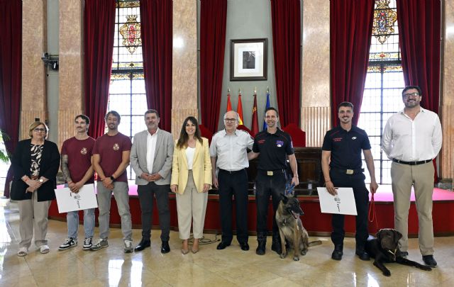 Murcia rinde homenaje a sus bomberos rescatistas en Venezuela y despide a un nuevo equipo - 2, Foto 2