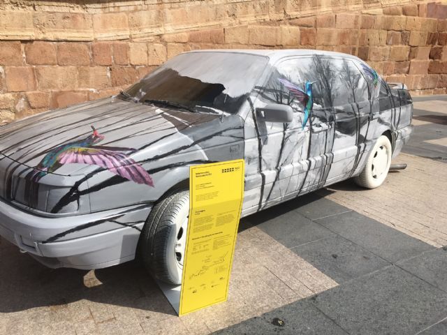El PSOE pide la retirada del coche publicitario que hay en Plaza de España - 2, Foto 2