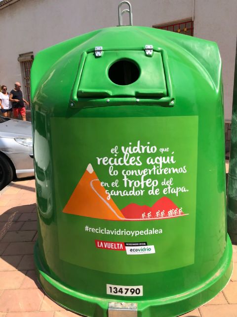 El Ayuntamiento se suma a la campaña Recicla vidrio y pedalea con motivo de la llegada de La Vuelta a España 2018 a San Javier - 1, Foto 1