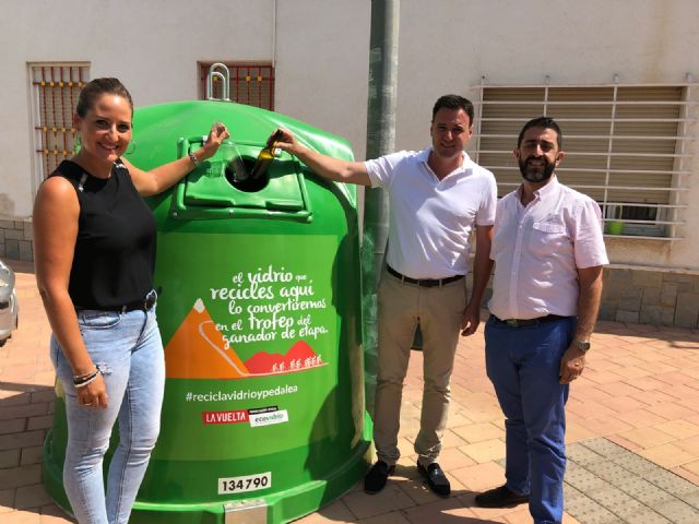 El Ayuntamiento se suma a la campaña Recicla vidrio y pedalea con motivo de la llegada de La Vuelta a España 2018 a San Javier - 2, Foto 2