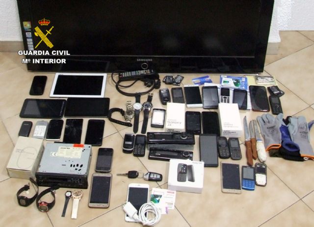 La Guardia Civil desmantela una banda juvenil dedicada a atracar a viandantes en Fuente Álamo - 1, Foto 1