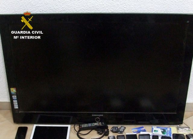 La Guardia Civil desmantela una banda juvenil dedicada a atracar a viandantes en Fuente Álamo - 3, Foto 3