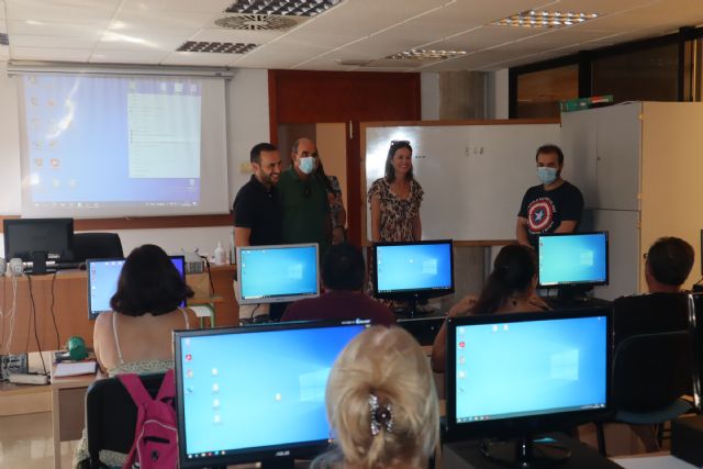 Abierto el plazo de inscripción en los cursos gratuitos de informática - 1, Foto 1