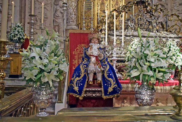 Segundo acto de veneración o besamanos de la Virgen de los Reyes de Sevilla en el interior de la capilla Real de la Seo - 5, Foto 5