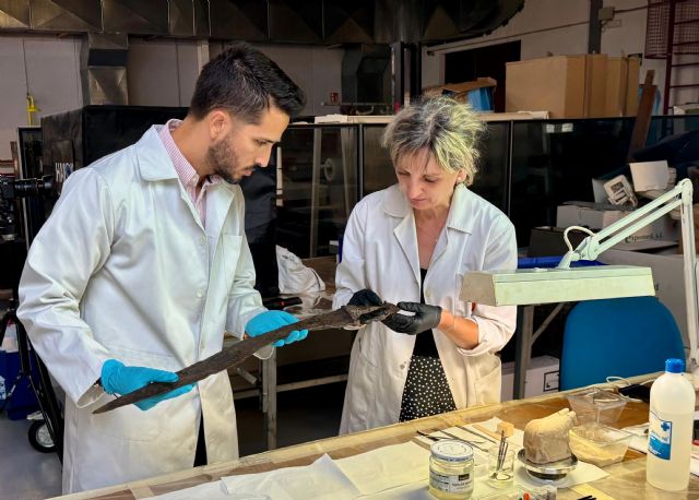 La Comunidad Autónoma restaura la emblemática falcata íbera de ´la cabeza de caballo´ del Museo del Cigarralejo - 1, Foto 1