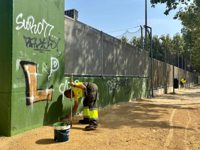 Murcia refuerza la vigilancia y limpieza de grafitis en las zonas verdes del municipio - 2, Foto 2