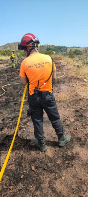 Apagan el incendio declarado en cultivos agrícolas abandonados en Aledo - 2, Foto 2