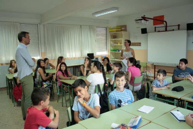Normalidad en el inicio del curso escolar para los más de 3.500 alumnos de infantil y primaria en Yecla - 2, Foto 2