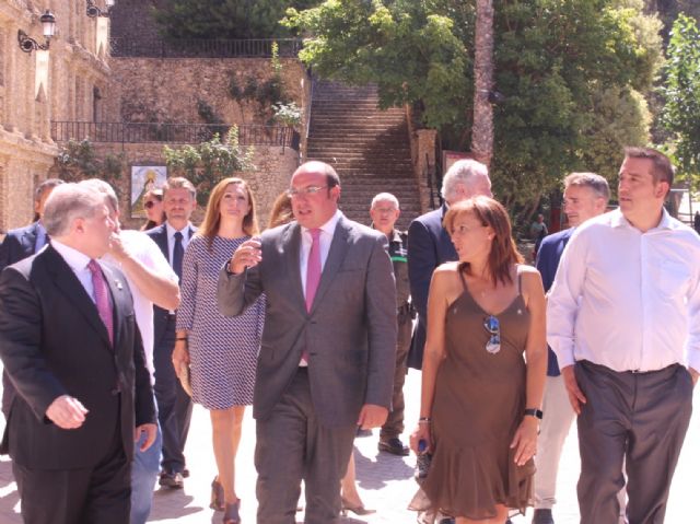 El presidente de la Comunidad asistió hoy en Calasparra a la Santa Misa en honor a la Virgen de la Esperanza - 1, Foto 1
