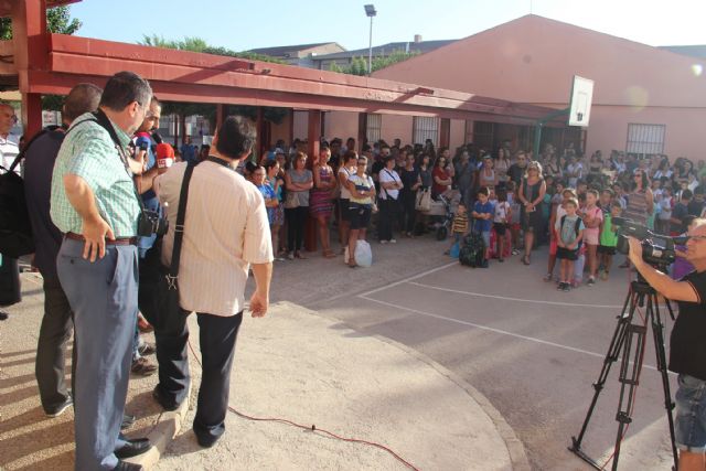 Los niños de Infantil del Príncipe Felipe no han entrado a las aulas el primer día de colegio - 2, Foto 2