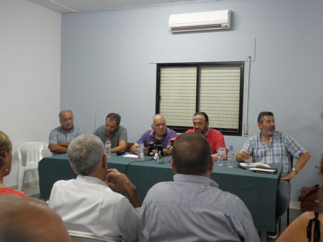 Masiva asistencia a la asamblea informativa celebrada en Totana por el agua, Foto 1