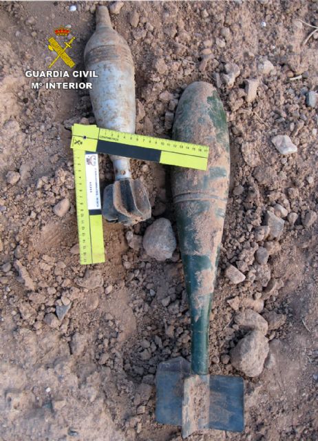 La Guardia Civil desactiva una granada de mortero y un proyectil de aviación - 2, Foto 2