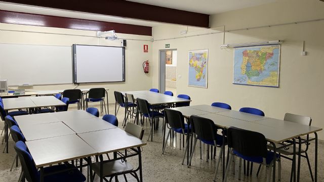 Técnicos de la Consejería de Educación visitan el antiguo colegio Sagrado Corazón para albergar los Ciclos Formativos del IES Rambla de Nogalte - 1, Foto 1