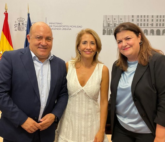 El alcalde firma con la ministra de Transportes, Movilidad y Agenda Urbana el protocolo para que la Agenda Urbana Cieza 2030 sea proyecto piloto de la Agenda Urbana Española - 1, Foto 1