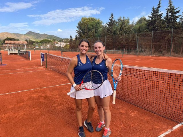 Las tenistas totaneras Ana Heredia y Mariángeles Victoria ganan en el campeonato de España por equipos de 2° categoría al equipo salmantino Alba de Tormes por un luchado 3-1 - 4, Foto 4