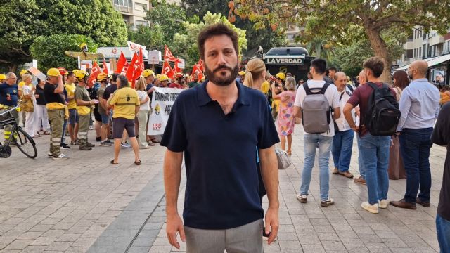 Víctor Egío: Nuestros bomberos forestales son un servicio tan esencial como la sanidad y debe ser 100% público - 1, Foto 1